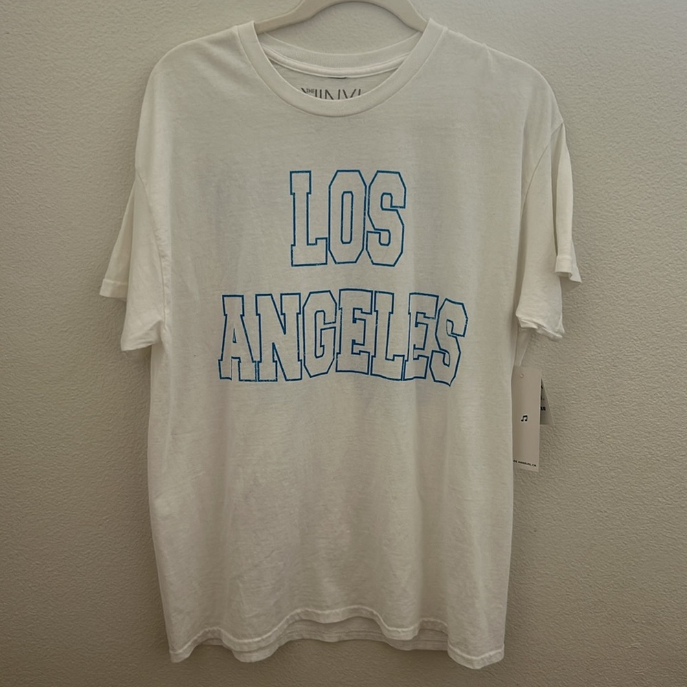NWT Los Angeles Vinyl Icons Graphic Tee Super soft 100% Cotton
